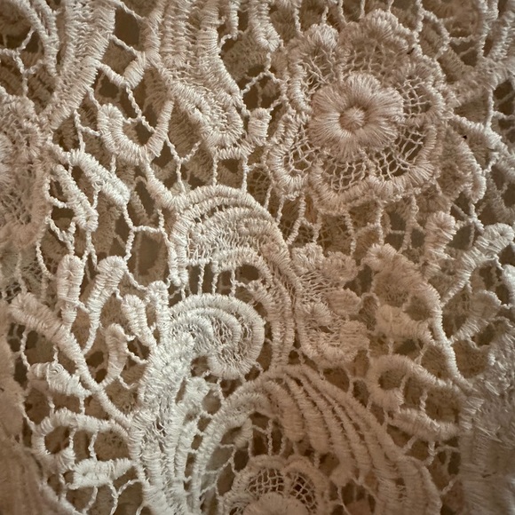 Express Lace white crop top - Picture 2 of 5